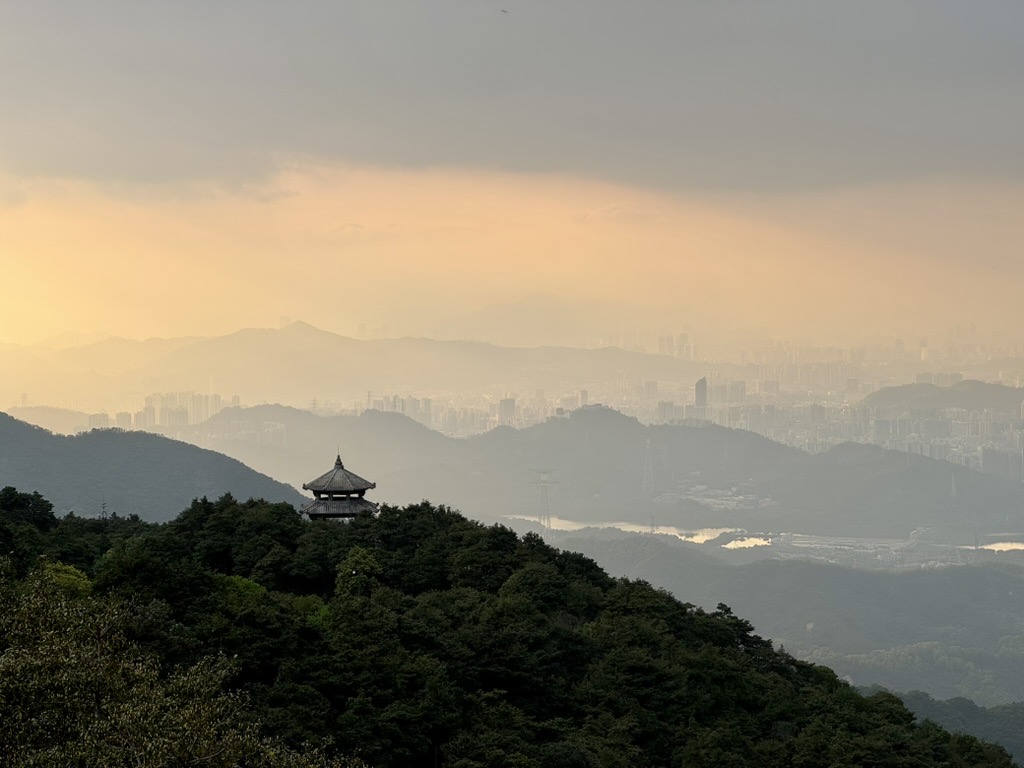 一幅山水画